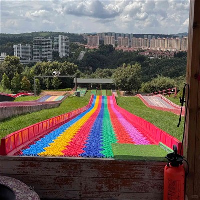 Rainbow slaidid saavutavad ülemaailmse populaarsuse, uuenduslik disain juhib välimeelelahutuses u...